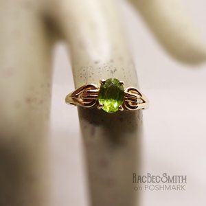 10k Solid Yellow Gold Ring with Peridot